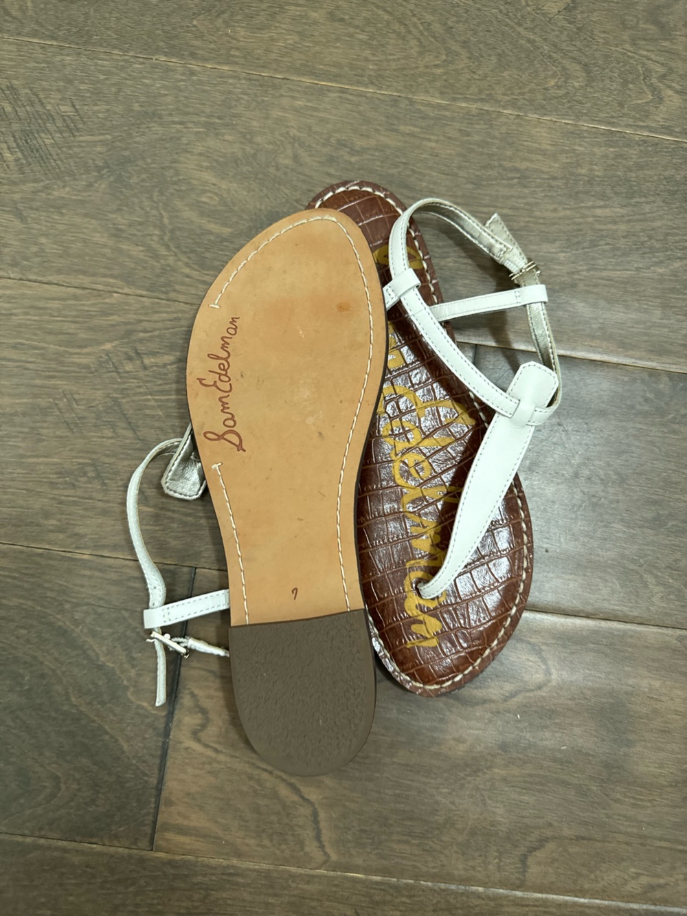 Sam Edelman White Leather T-Strap Flat Sandals - Picture 3 of 4